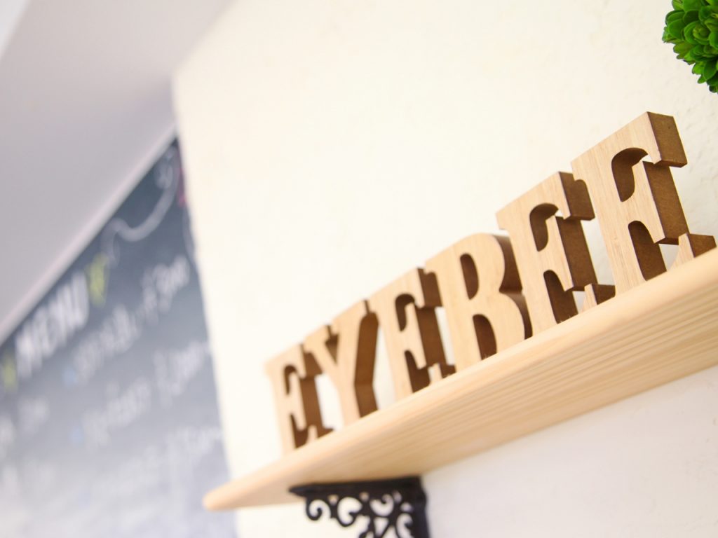 まつげサロンeyebee